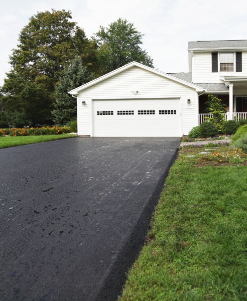Cost of Blacktop Driveway Paving in Merced
